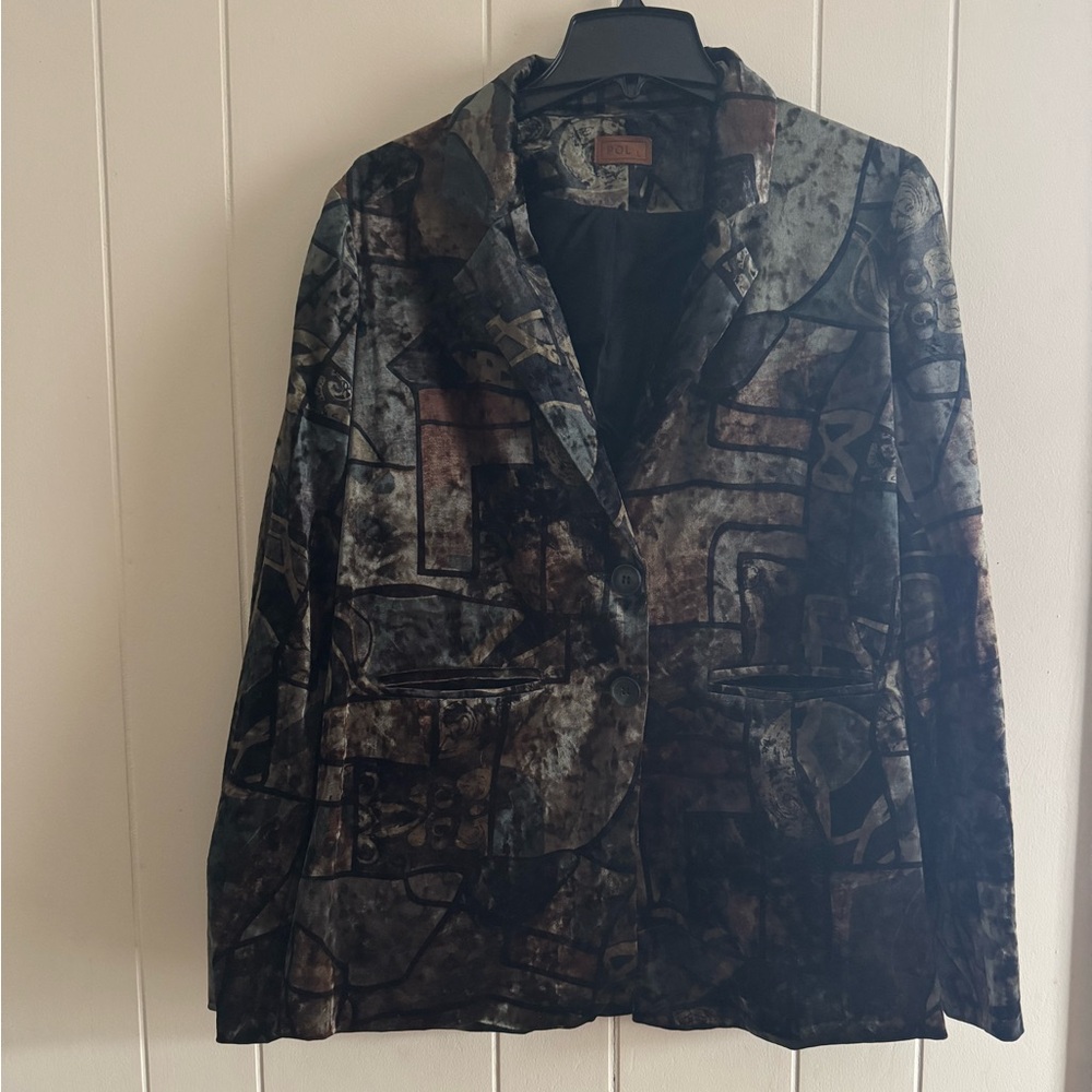 POL size Large women’s velvet blazer